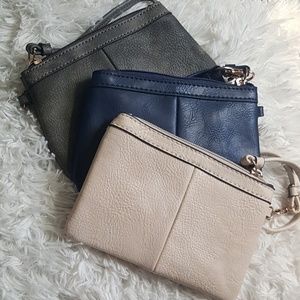 Triple Wristlets💱💳💄